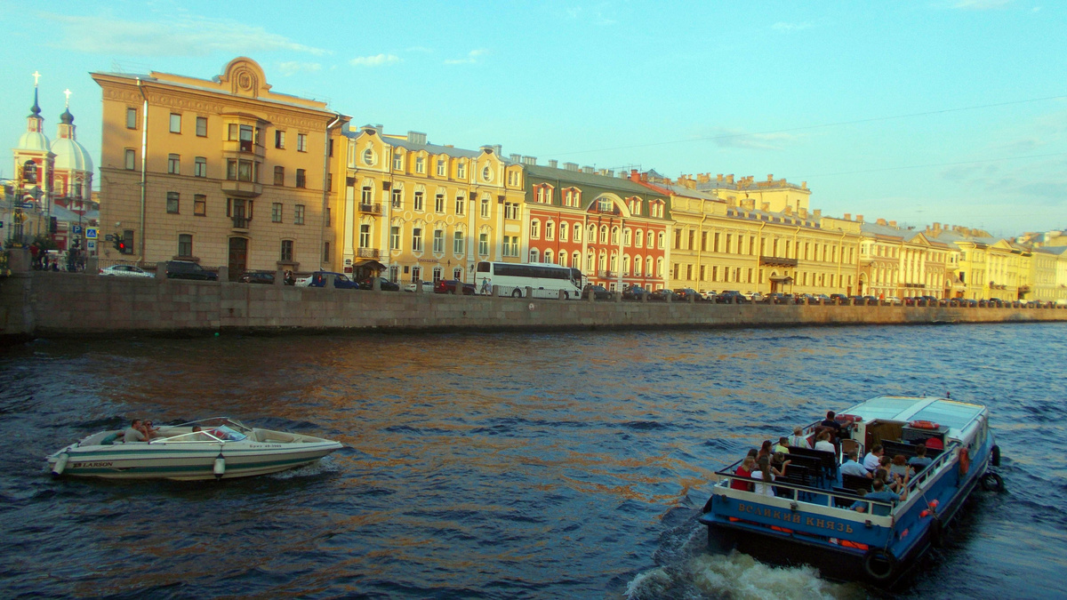 Прогулки по каналам в Санкт-Петербурге