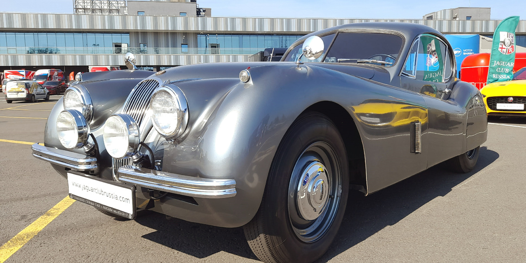 Серый кот: рассматриваем редкое в России купе Jaguar XK120