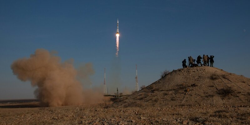 Старт ракеты с космодрома.  фото: картинки  яндекса.
