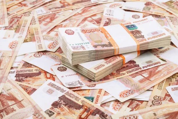 В исследовании говорится, что в среднем жителю страны хочется зарабатывать 205 791 рубль в месяц. 13 % опрошенных считают, что им хватило бы 100-120 тысяч рублей в месяц.