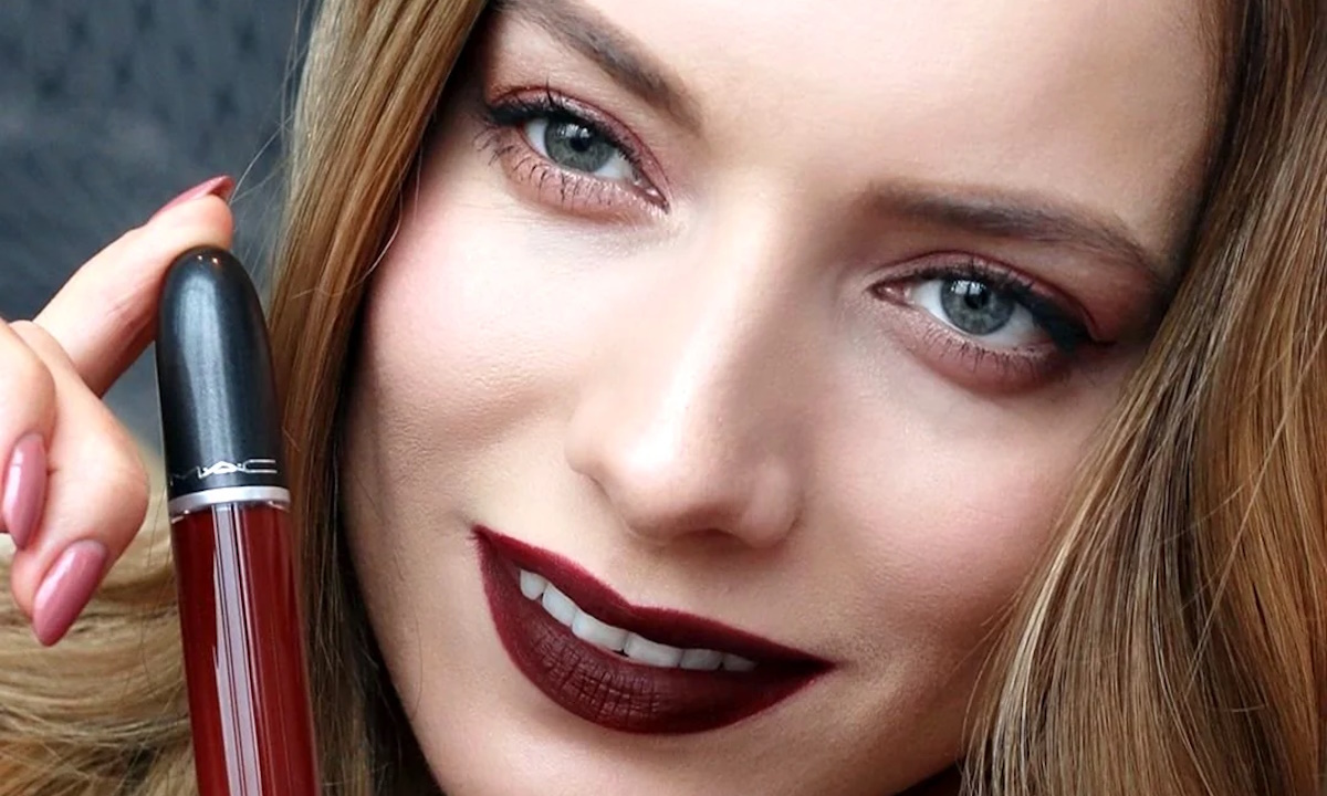   Что общего у девушек, которые любят помаду цвета фуксия, бордовую и коричневую? Все они &mdash; очень сильные духом, волевые, настоящие руководители. На этом их схожесть заканчивается.-3