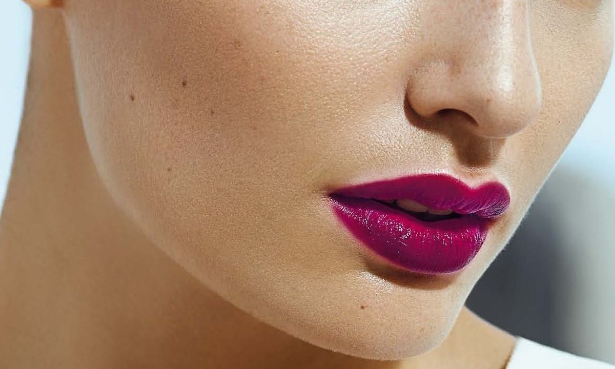   Что общего у девушек, которые любят помаду цвета фуксия, бордовую и коричневую? Все они &mdash; очень сильные духом, волевые, настоящие руководители. На этом их схожесть заканчивается.-2