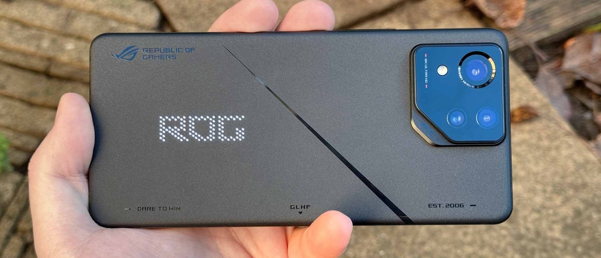    Asus отказался от броского дизайна, и это пошло смартфону только на пользу. Фото: tomsguide.com