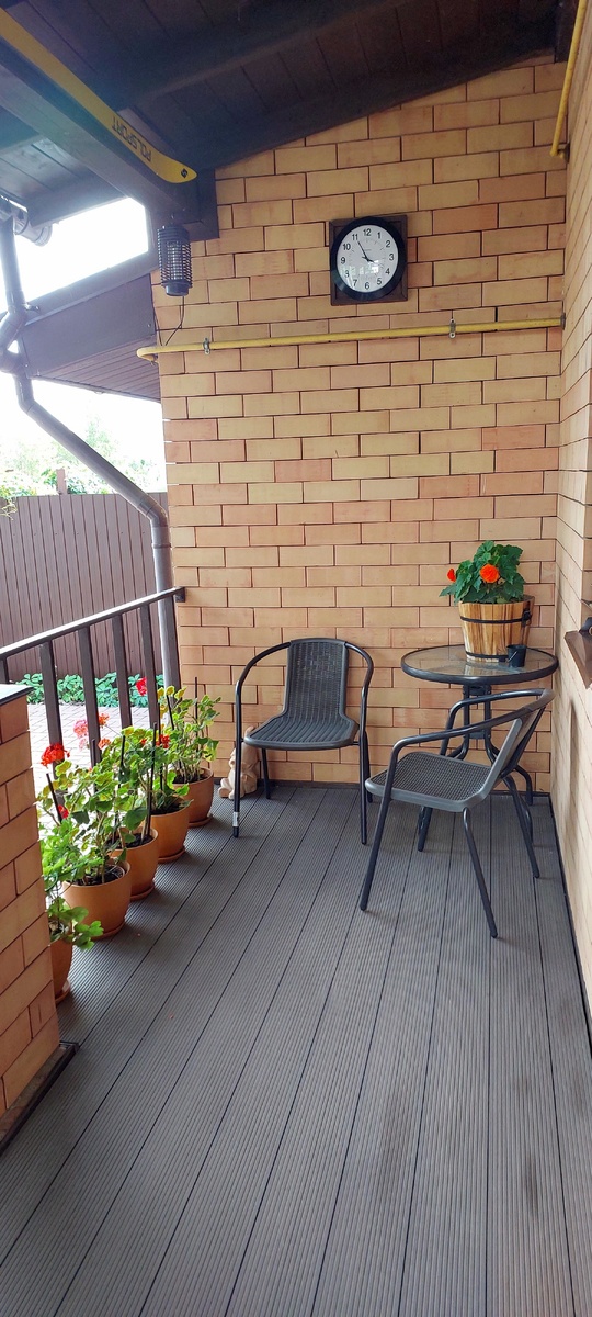 Вид от входа в дом