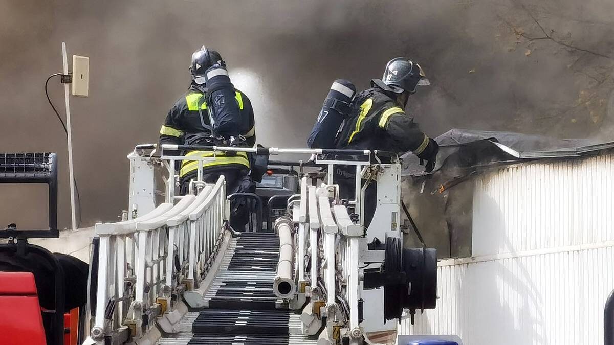 Два производственных цеха выгорели при пожаре в Химках | Вечерняя Москва |  Дзен