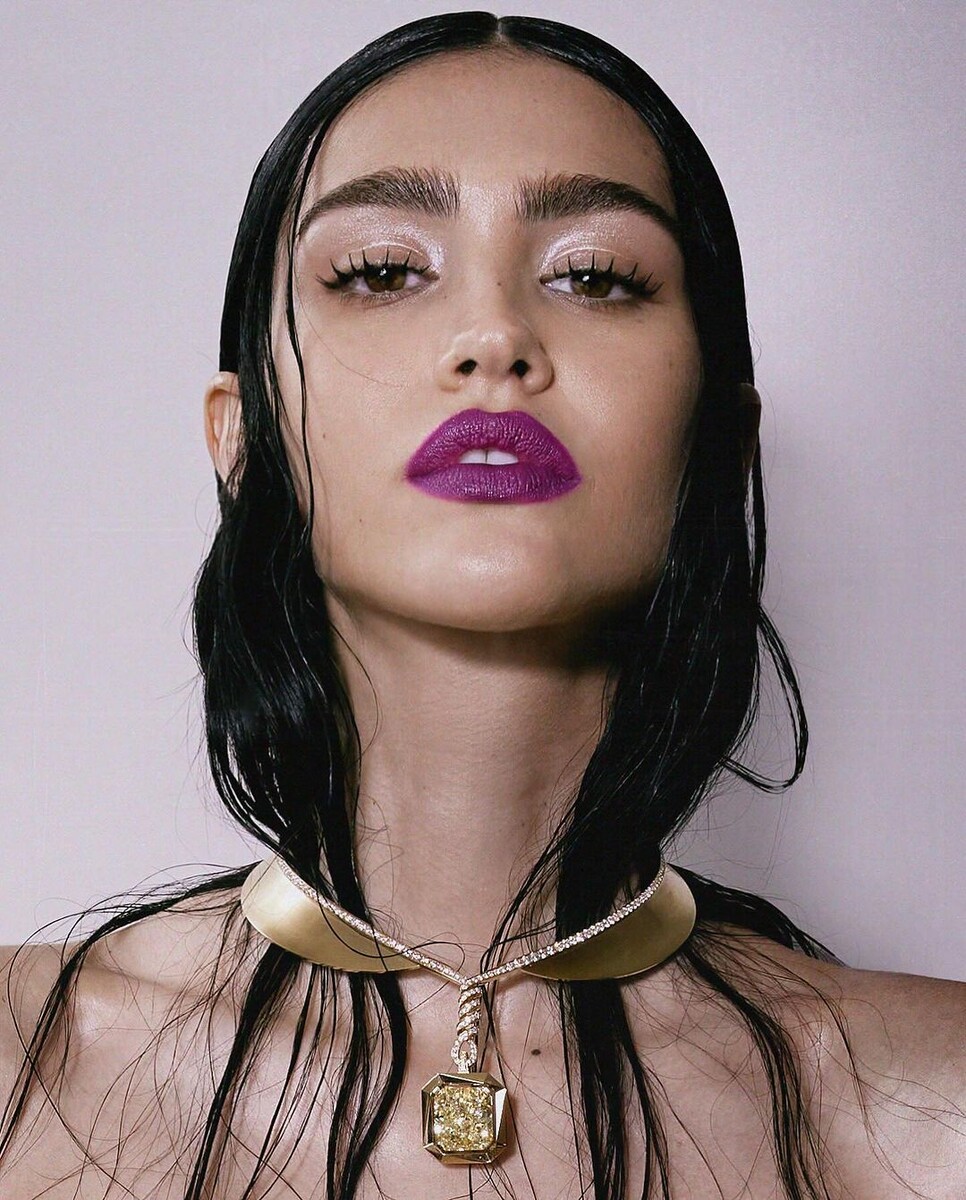    «Мокрые» волосы — самая модная укладка сезона. Туториал от стилистов (фото 2)