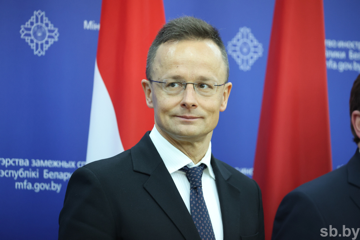    Сийярто анонсировал разногласия на заседании Совета НАТО по вступлению Украины в альянс
