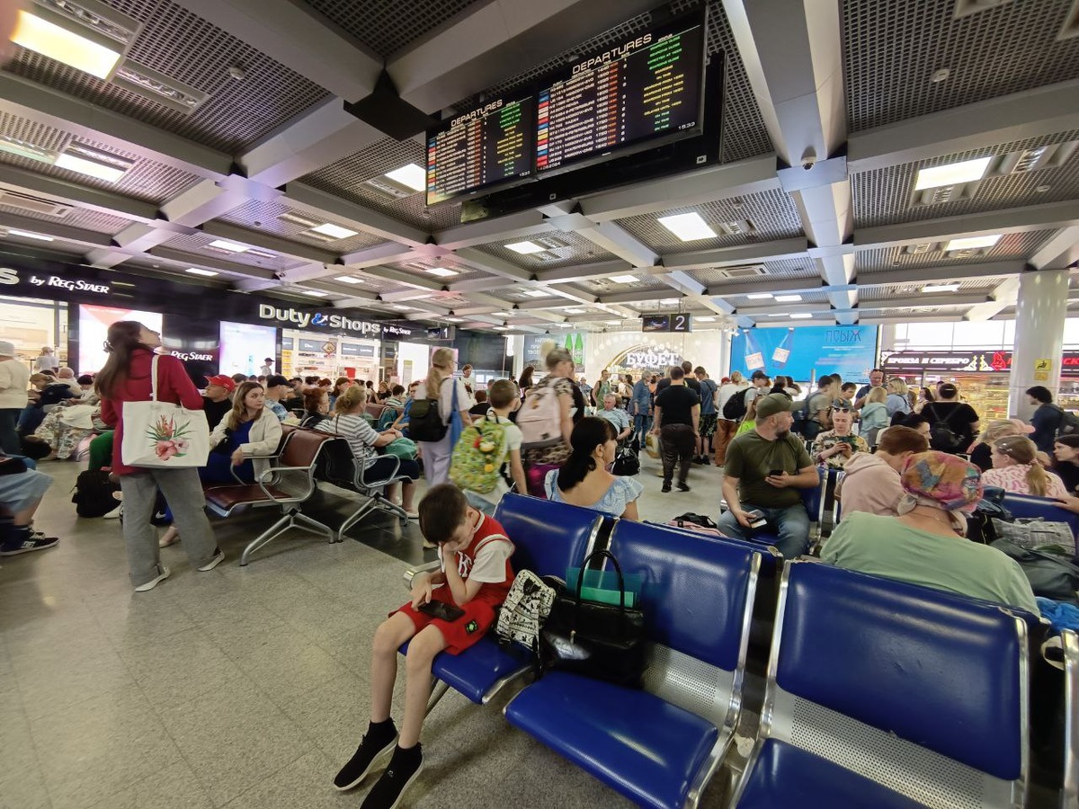 Аэропорт города Минводы. Зал вылета