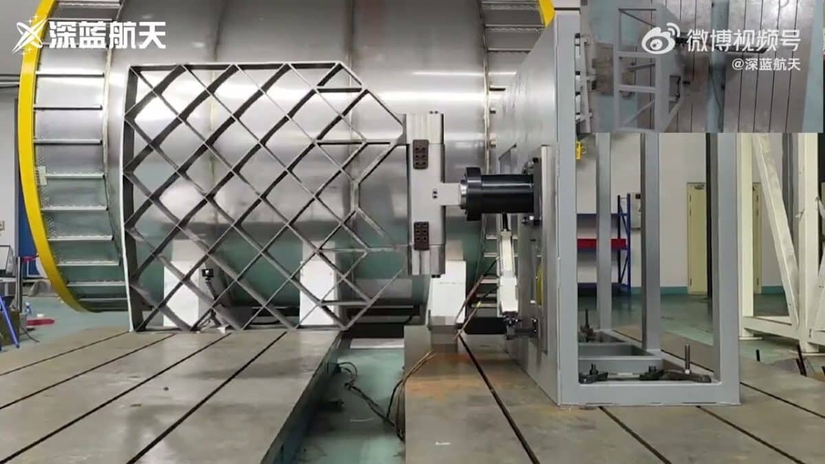    Испытания решетчатого стабилизатора ракеты Nebula-1 / © Deep Blue Aerospace