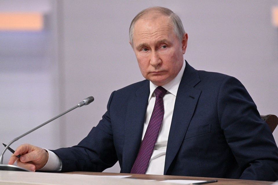    Путин дал гражданство России сербскому добровольцу, сражающемуся за РФ REUTERS