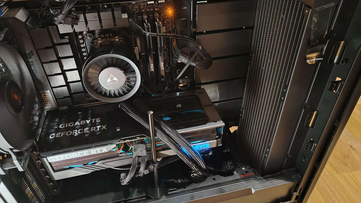 Свежесобранный ПК в корпусе Be Quiet Silent Base 802