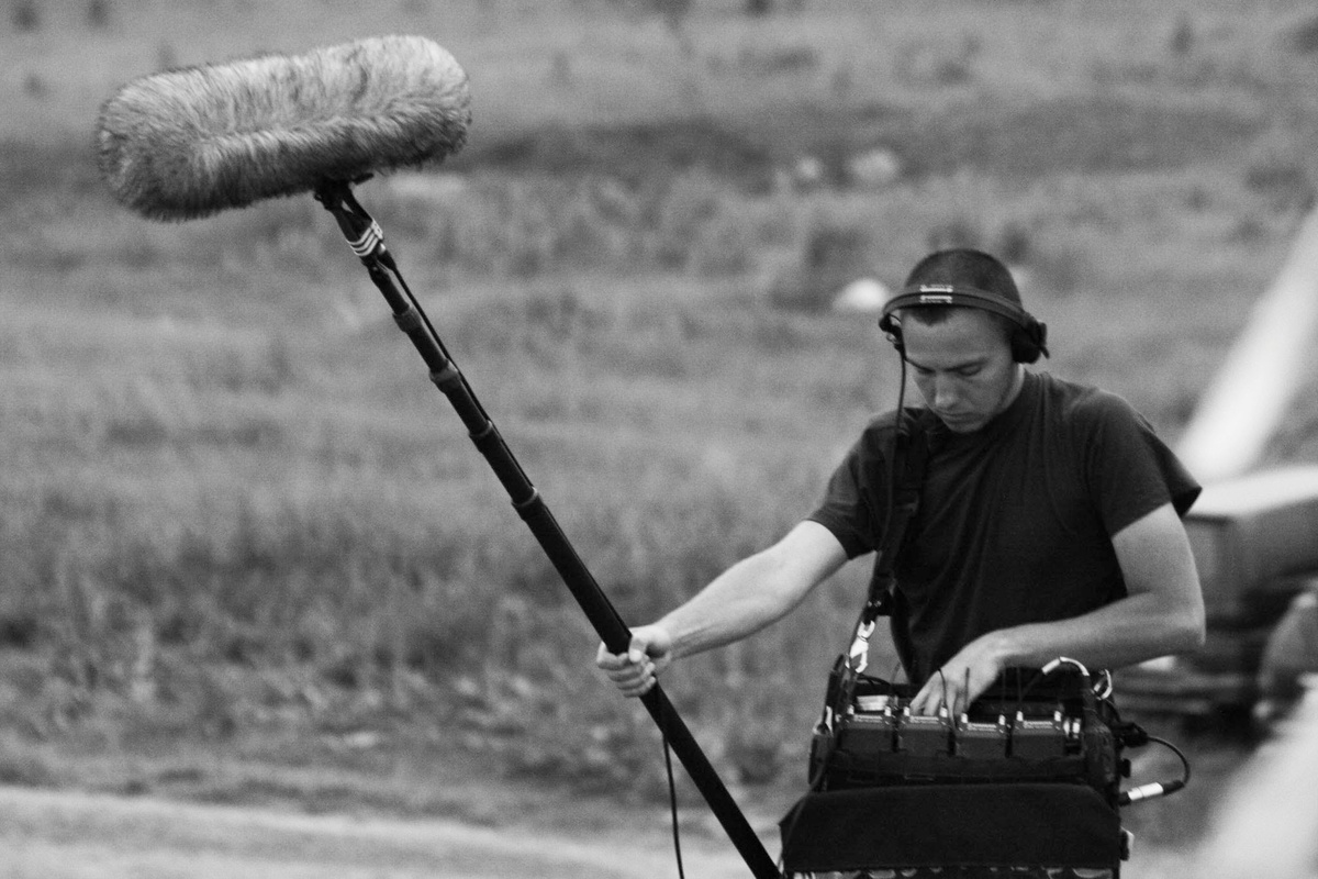 Человек с микрофоном. (Взято с сайта sun9-25.userapi.com)