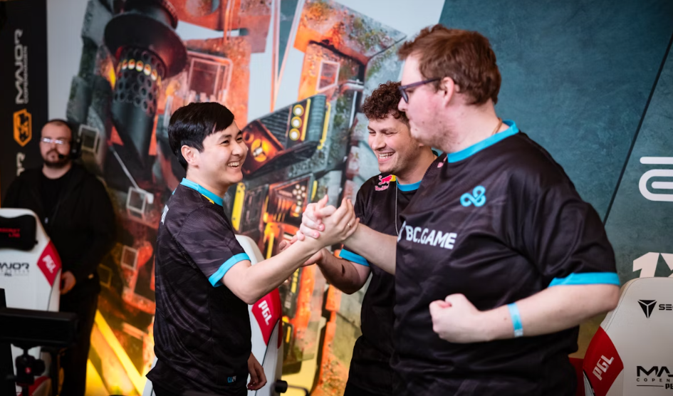     Boombl4, Perfecto, HObbit