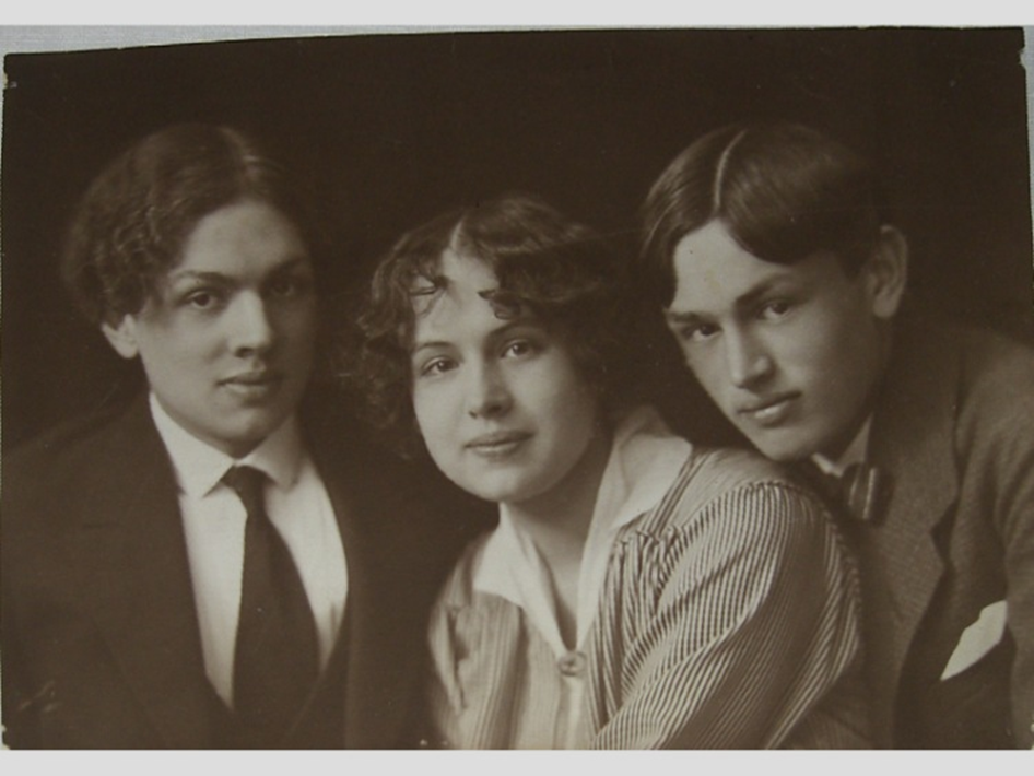 Юрий Завадский, Марина Цветаева и Павел Антокольский.