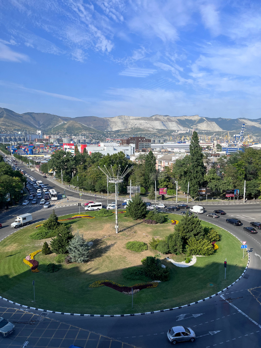 Вид из ТЦ . Личное фото.