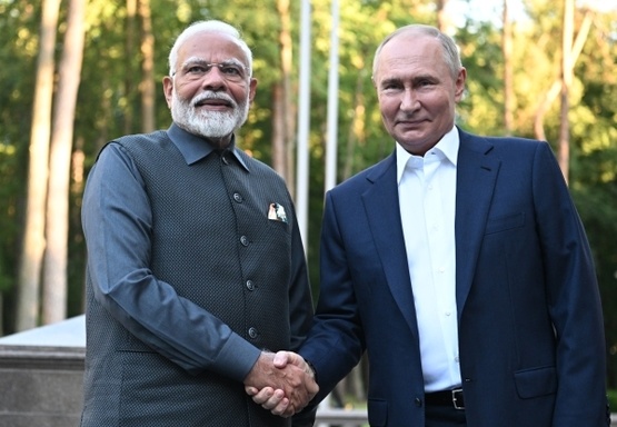 Госдепартамент США предпринимал попытки препятствовать визиту премьер-министра Индии Нарендры Моди в Россию. Об этом сообщает The Washington Post со ссылкой на источники в американской администрации.