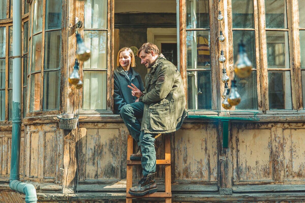Главные герои фильма в исполнении Юлии Пересильд и Евгения Цыганова