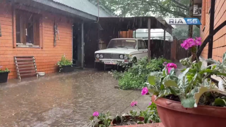   Регион во власти непогоды. Грозы и ливни уже накрыли соседние с Оренбургом районы Белов Михаил Александрович