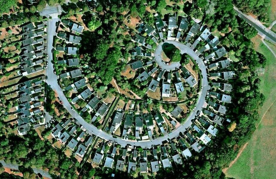    Застройка в городе Ренн во Франции велась по спирали