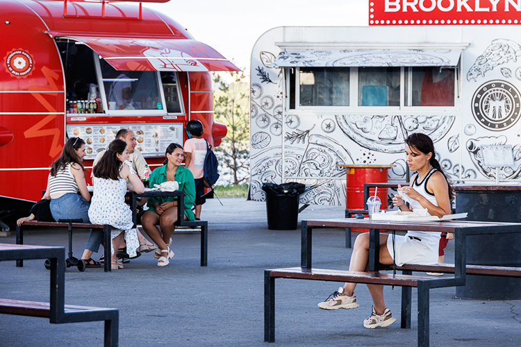    Несмотря на то что Казань еще в 2021 году официально становилась гастрономической столицей России, именно в сегменте уличной еды мы пока не впереди планеты всей.   
Фото: Сергей Елагин