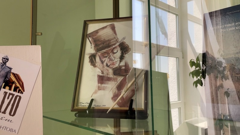     Книжно-иллюстративная выставка «Мир Пушкина» Фото: Максим Семашко/ / ИА «Победа26»