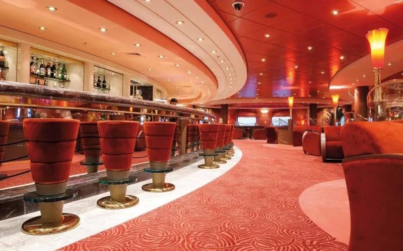 Бар Dei Poeti на борту лайнера MSC Poesia