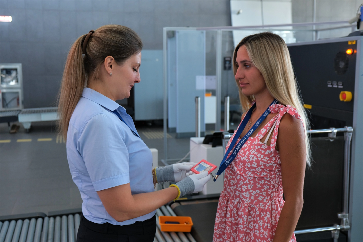 ✈ Сегодня свой профессиональный праздник отмечают сотрудники транспортной  (авиационной) безопасности | Аэропорт Симферополь | Дзен