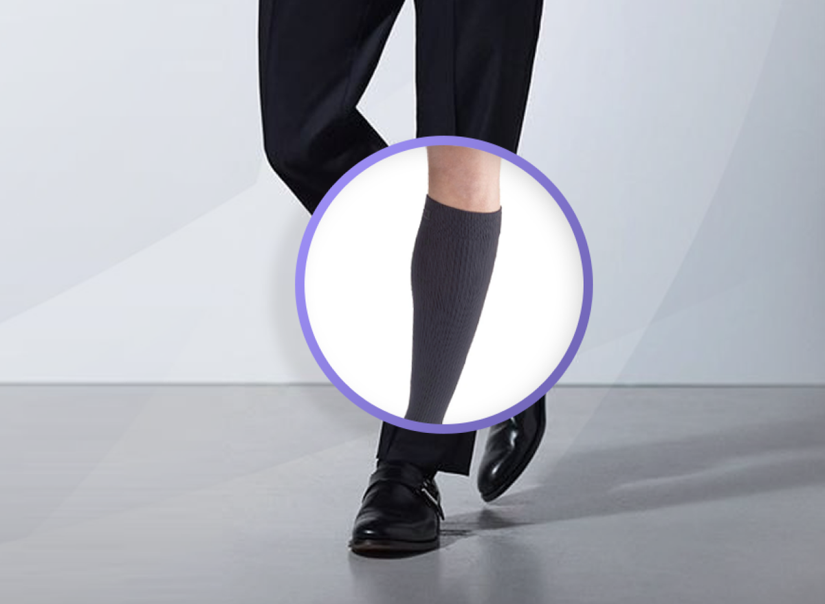 Современные компрессионные гольфы выглядят как привычный модельный трикотаж