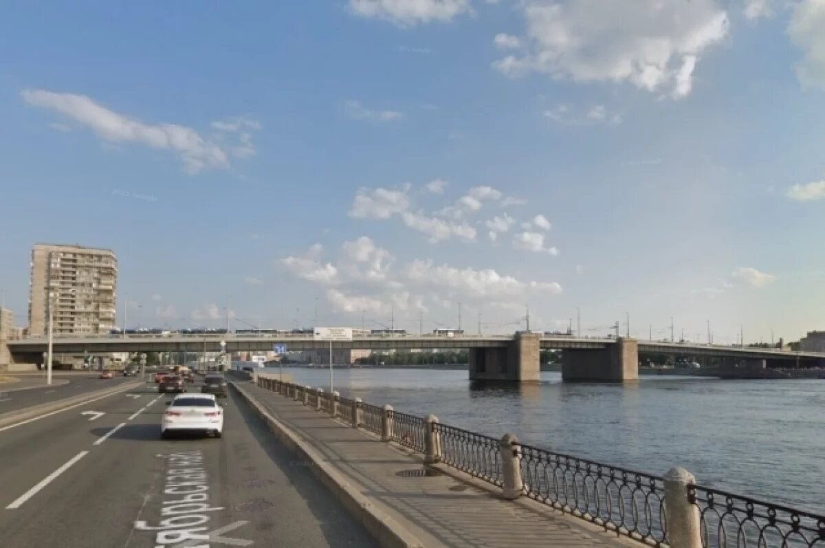    Движение на Володарском мосту ограничат до 21 августа из-за ремонта