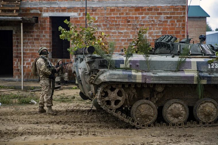 ВС РФ фиксируют размещение техники и сил ВСУ в жилых секторах. Фото: 81st Stryker Brigade Combat Team / Staff Sgt. David Carnahan