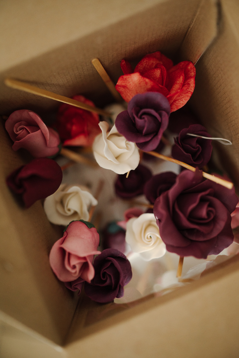 Цветы из мастики.  Фото автора 