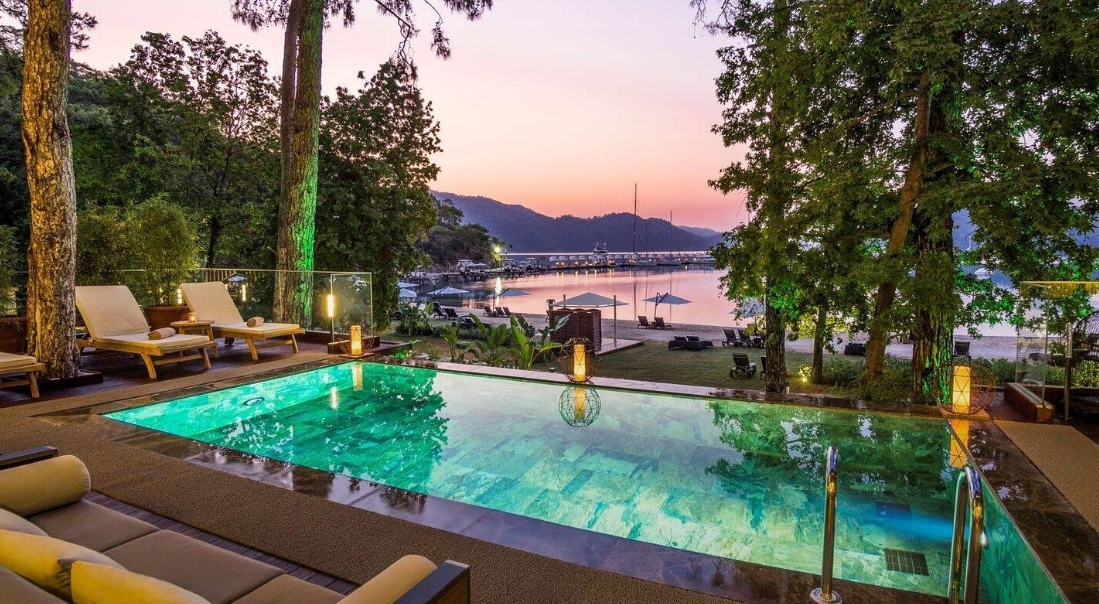 Вила элитного отеля Club Prive By Rixos Gocek с собственным бассейном.