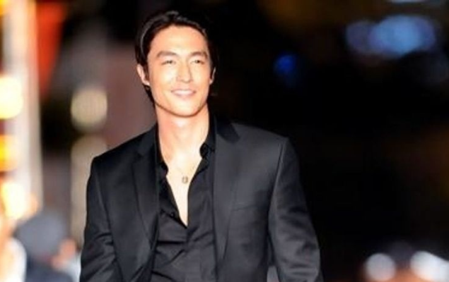 Глава 1. Глава 3. Жасмин Ка. Оказавшись за пределами самолета, Никита с Алексеем вдохнули свежий горный воздух и, переглянувшись, стали спускаться по трапу. -Мне уже тут нравится!-3