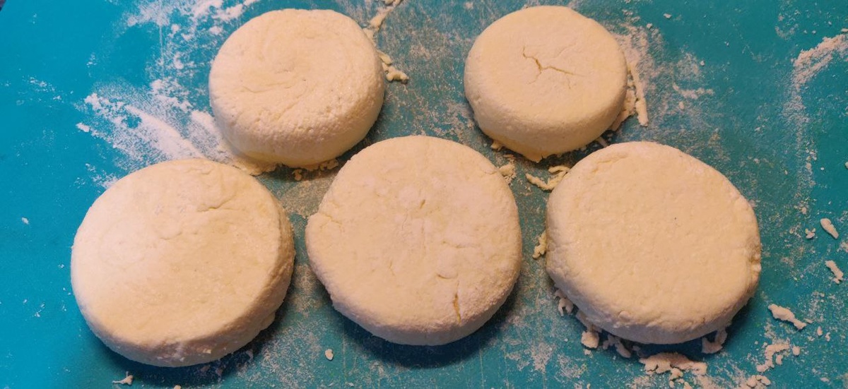 Сырники приготовлены по этому рецепту. Фото автора без прикрас и фотошопа)