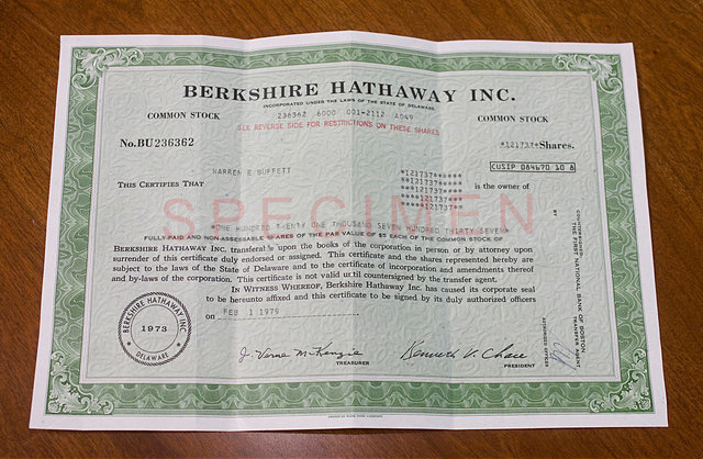 Акция компании Berkshire Hathaway Inc, основанной одним из самых успешных и известных в мире инвесторов Уорреном Баффетом.