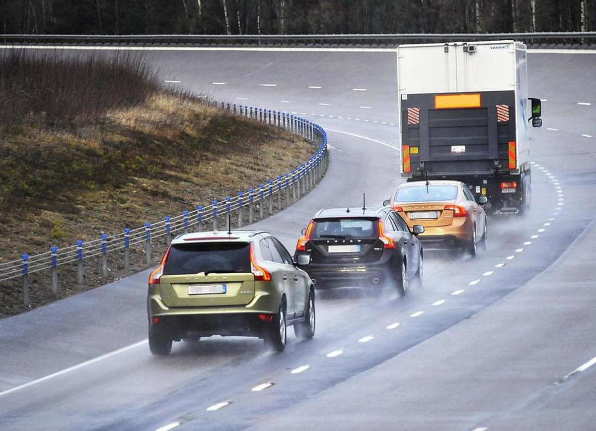 Едем за фурой