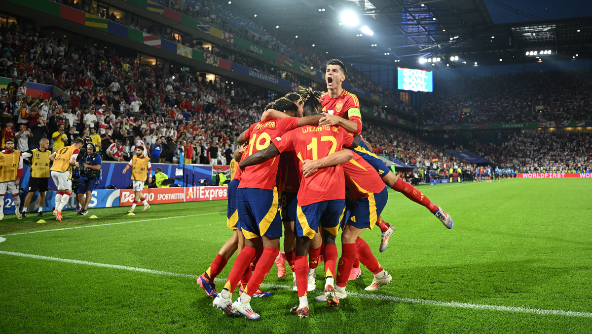 В воскресенье, 14 июля, состоится финальный матч чемпионата Европы по футболу, в котором сразятся сборные Испании и Англии.