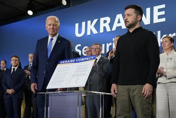    Президент Украины Владимир Зеленский и президент США Джо Байден