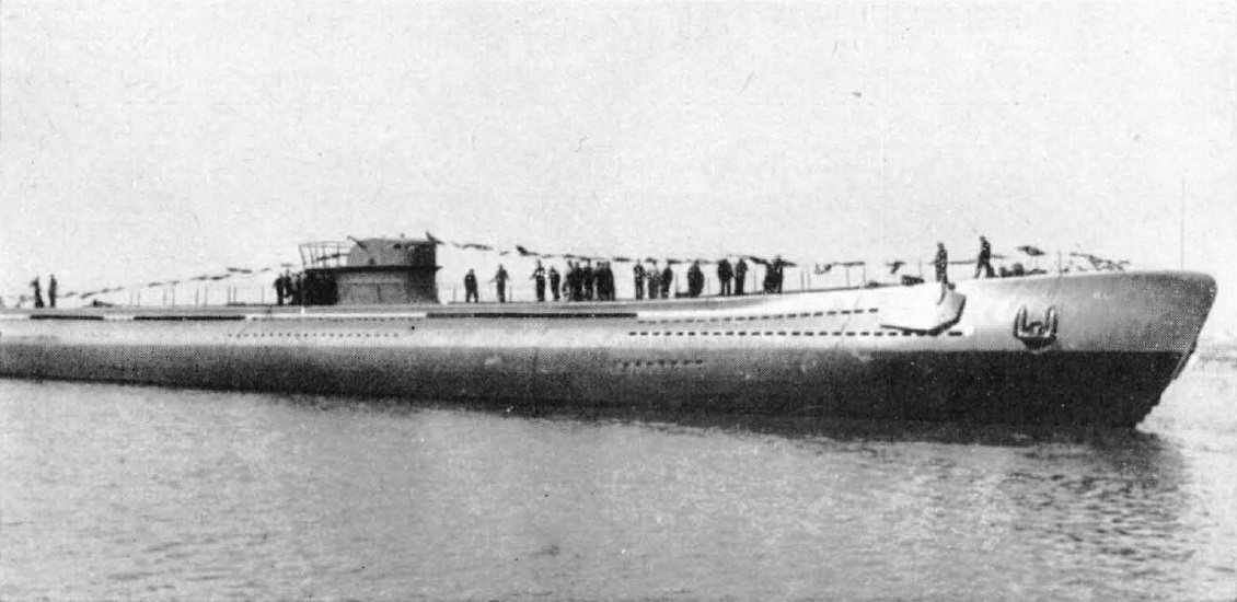 "ROMOLO" Проект разработан инженером В. Каваллини в 1943 году. Строились на верфях «Кантьери Риунити делль Адриатико» — Монфальконе (CRDA), «Този» — Таранто (ТТ), «Одеро-Терни-Орландо», Муджиано, Специя (ОТО М). 2 дизеля Този 2 600 л. с., 2 электромотора Марелли 900 л. с. Скорость  14\6 узлов 12000 миль\9 узлов (на дизелях), 90 миль\4узла (на электромоторах). Водоизмещение 1300\2190 т. ПВО 3 × 1 зенитных автоматов 20-мм\65. Транспортные подводные лодки типа «Ромоло» были оборудованы четырьмя водонепроницаемыми грузовыми трюмами объёмом 610 кубических метров и могли принять на борт до 600 тонн груза, что значительно превышало возможности обычных боевых субмарин.