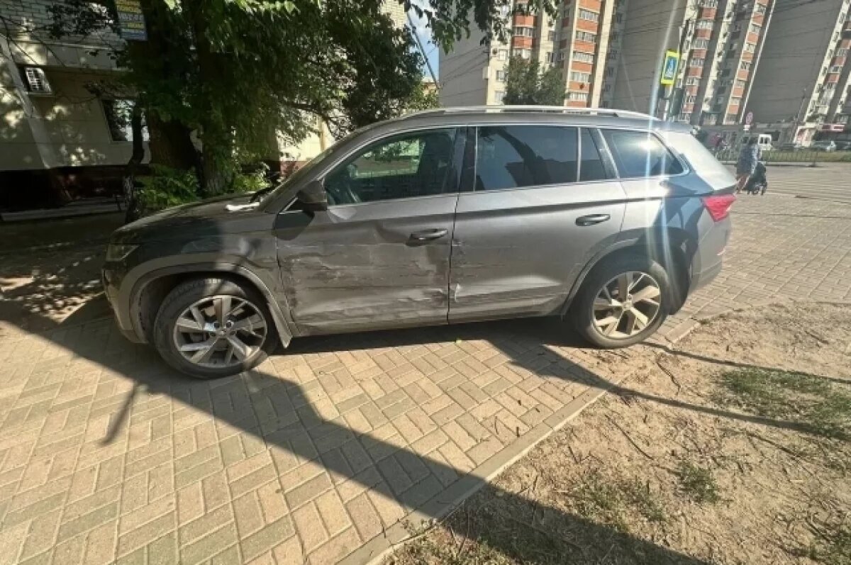    В Воронеже автомобиль случайно сбил двух детей и пенсионерку