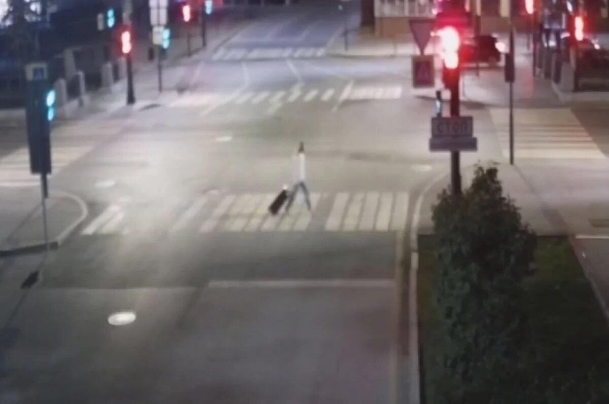    Женщина с телом ребёнка в чемодане ночью была замечена на Компросе в Перми