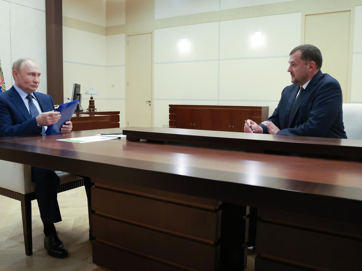    Президент РФ Владимир Путин и губернатор Запорожской области Евгений Балицкий во время встречи© РИА Новости / POOL