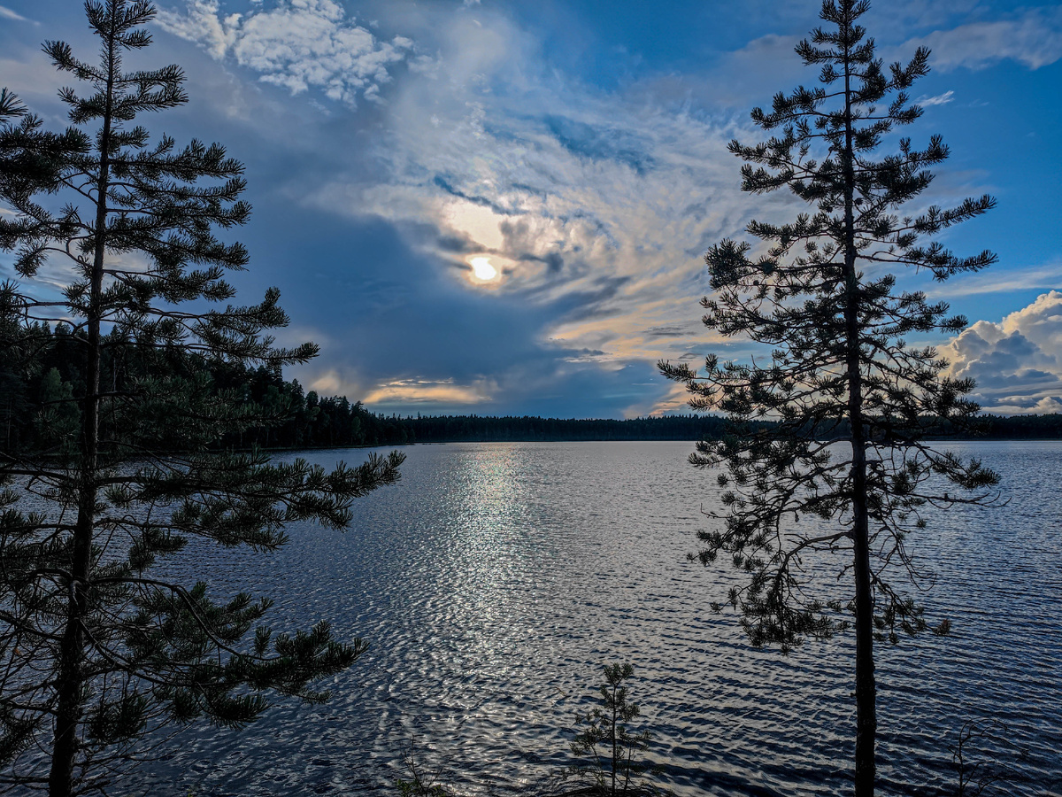 Это Карелия. Не ругайтесь. В те времена цифрового фото не было...