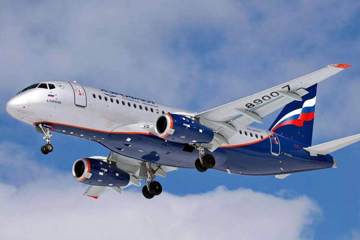 Сегодня в Подмосковье потерпел крушение самолет Sukhoi Superjet 100, вылетевший на испытательный полет с аэродрома Жуковский. Подробности о происшествии появились в Telegram-канале Shot.