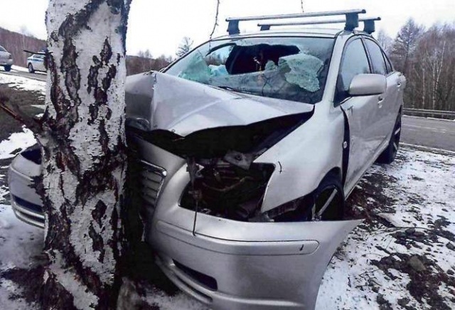 В Хакасии мужчина убил родственника во время застолья.