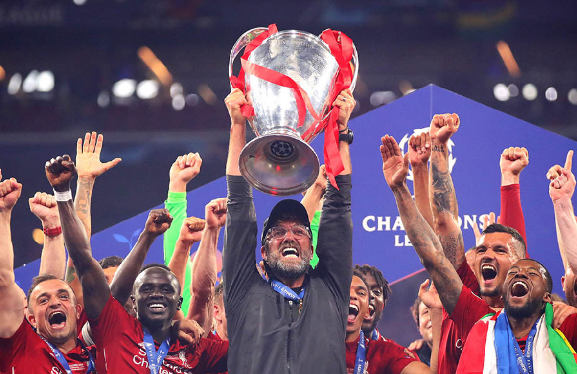 Клопп с кубком Лиги Чемпионов сезона 2018-2019