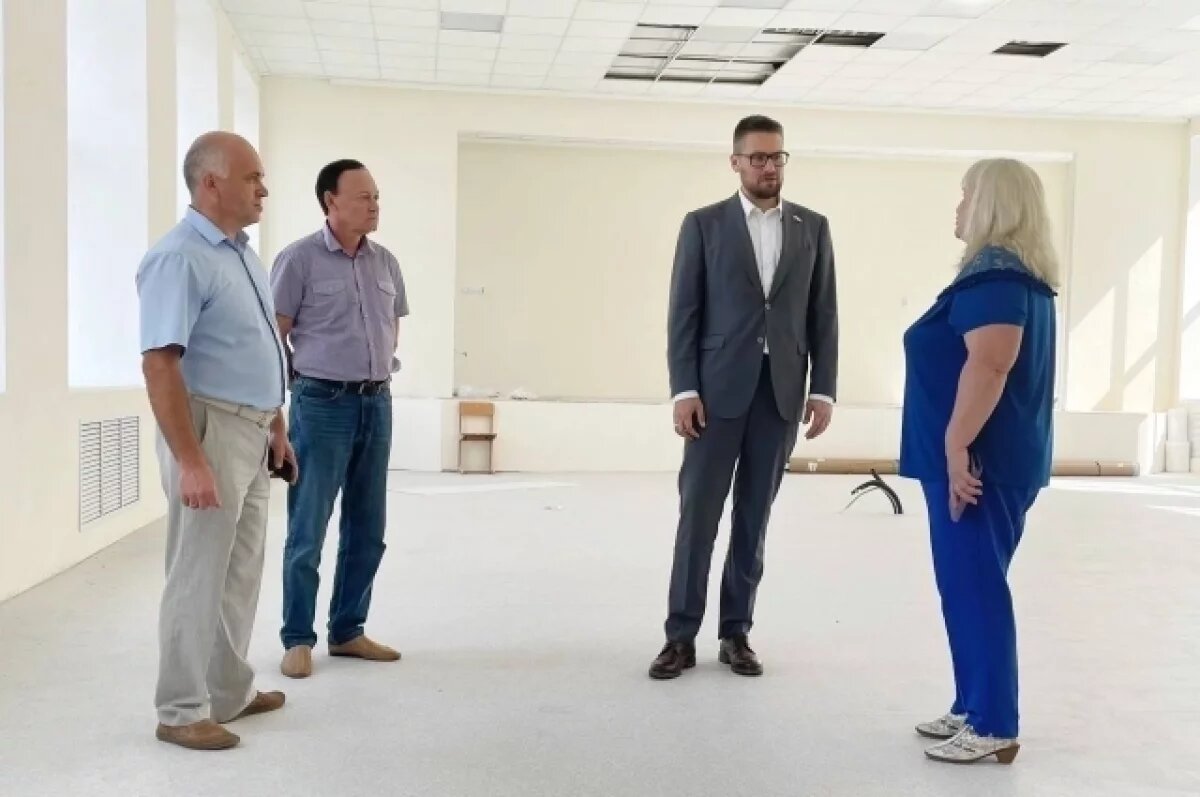    Руслан Смашнев рассказал о капремонте в Краснинской средней школе