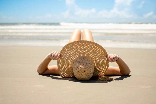    В Сочи объявили охоту на любителей загорать голышом