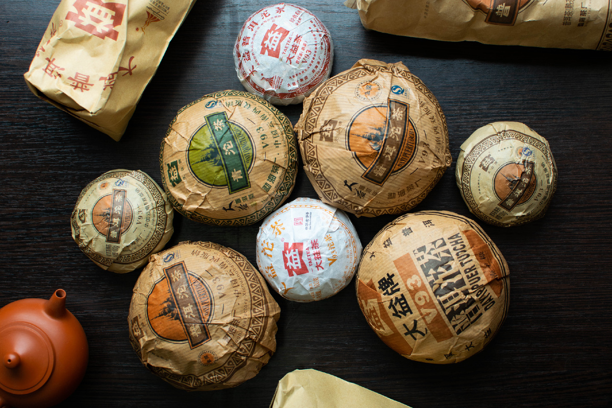 Коллекция выпусков разных годов знаменитого рецепта пуэра от фабрики Да И «V93» | из ассортимента Tea Ocean