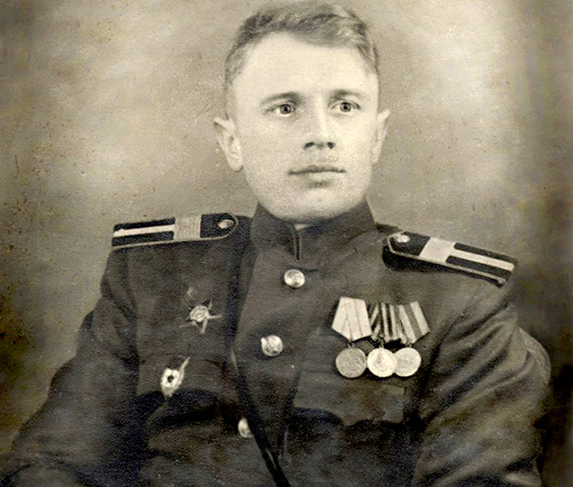 Остался прикрывать отход пехоты под Сталинградом. Подвиг сержанта Василия Ворожцова